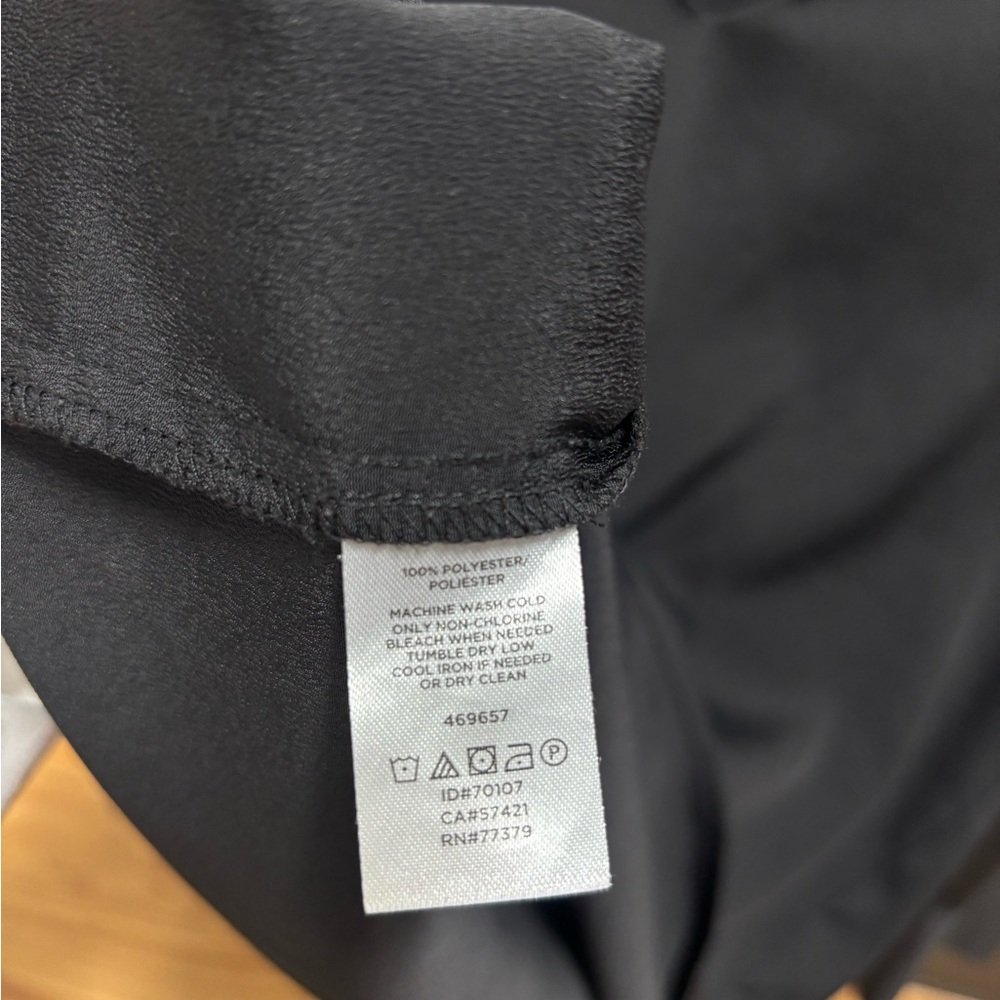 Ann Taylor Classic Black Blouse EUC Women’s size XS - Picture 4 of 5